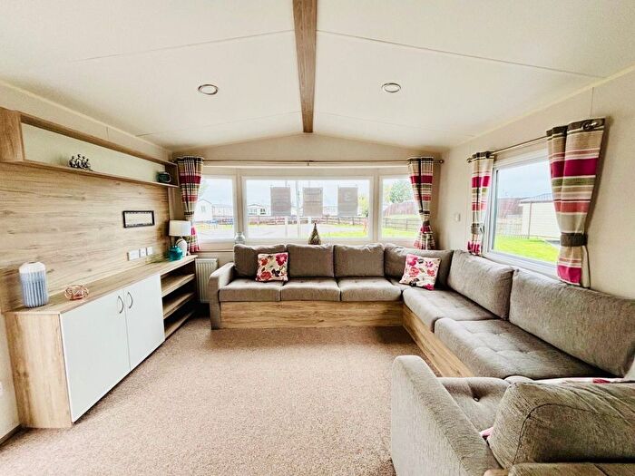 3 Bedroom Mobile/park Home For Sale In Canney Road, Steeple, Southminster, CM0