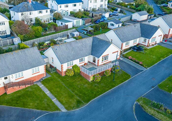 4 Bedroom Detached Bungalow For Sale In Clos Winifred, Borth, SY24