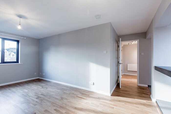 1 Bedroom Flat To Rent In Myers Lane, London, SE14