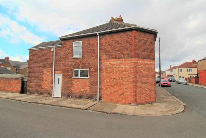 3 Bedroom Terraced House To Rent In Lister Street, Grimsby, DN31