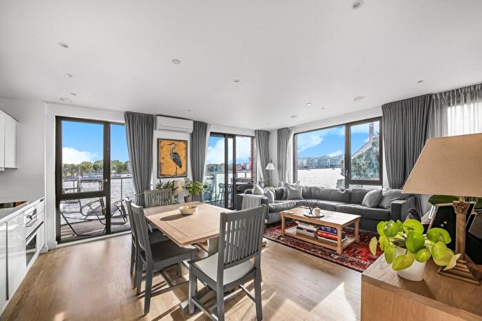 3 Bedroom Flat For Sale In Saunders Ness Road, Cubitt Town, E14
