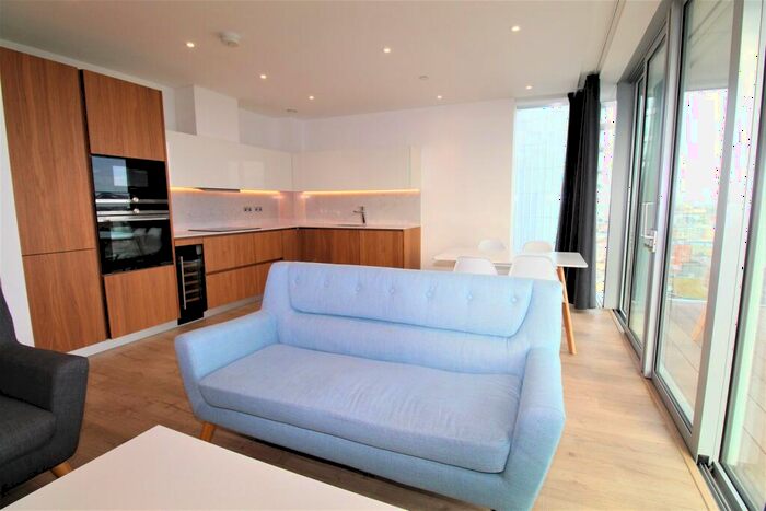 1 Bedroom Apartment To Rent In Piazza Walk, E1