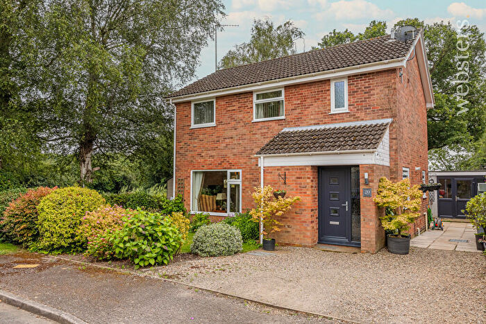 4 Bedroom Detached House For Sale In College Close, Coltishall, NR12