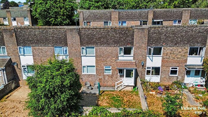 3 Bedroom Terraced House For Sale In Langdale Gardens, Plymouth, PL6