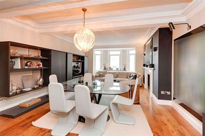 4 Bedroom Flat To Rent In Onslow Square, London, SW7