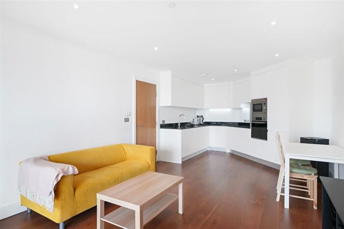 1 Bedroom Flat To Rent In Gateway Tower, Royal Victoria Dock, E16