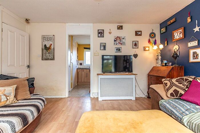 2 Bedroom Maisonette For Sale In Campbell Close, Uckfield, TN22