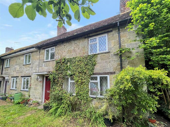 3 Bedroom Cottage For Sale In Shaftesbury Road, Compton Chamberlayne, SP3