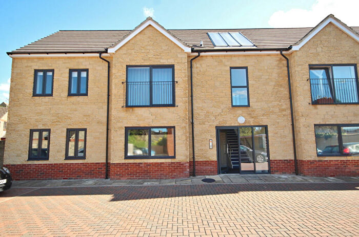 2 Bedroom Apartment For Sale In Old Orchard Court, Witney, OX28