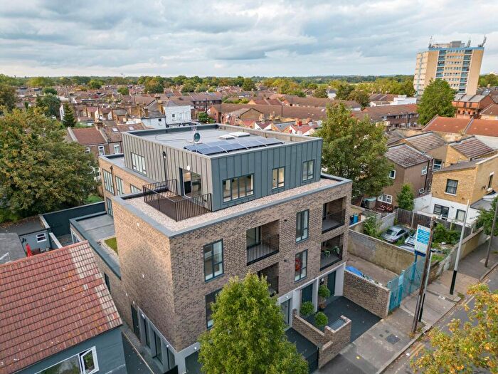 3 Bedroom Flat For Sale In Clinton Road, Cleveland House Clinton Road, E7