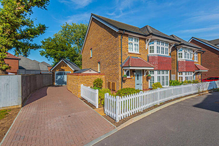 4 Bedroom Detached House For Sale In Palmer Way, Langdon Hills, SS16