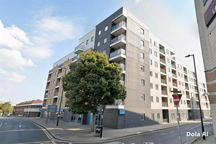 2 Bedroom Flat For Sale In Redvers Road, London, N22