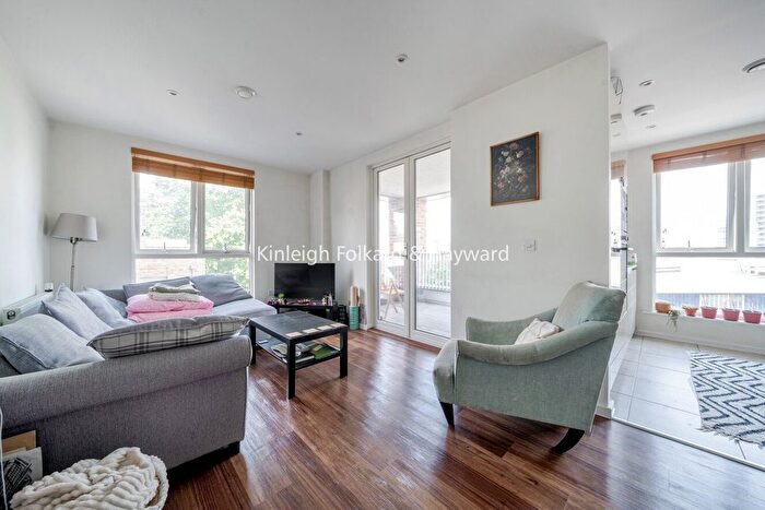 2 Bedroom Flat To Rent In Rosenburg Road, London, W3
