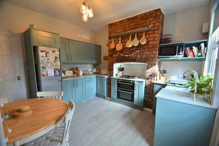 2 Bedroom End Of Terrace House To Rent In Gordon Avenue, Sale, M33