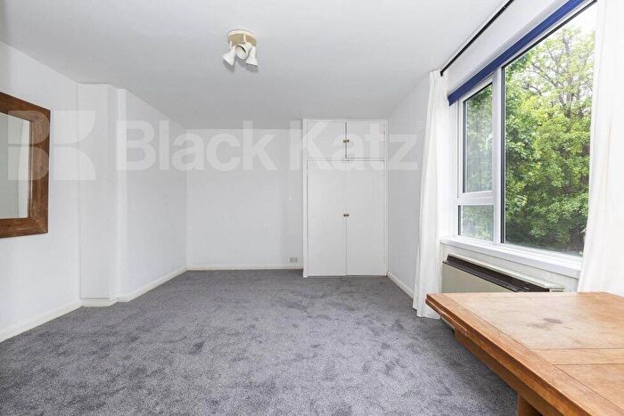 Flat To Rent In Crescent Road, Crouch End, N8