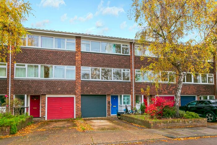 4 Bedroom Town House To Rent In Breamwater Gardens, Ham, Richmond, TW10