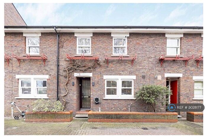 3 Bedroom Terraced House To Rent In Lockesfield Place, London, E14