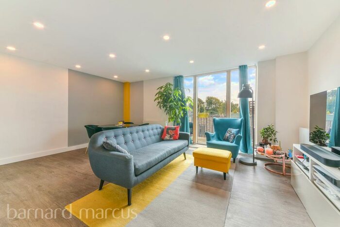 2 Bedroom Apartment To Rent In Stafford Road, Wallington, SM6