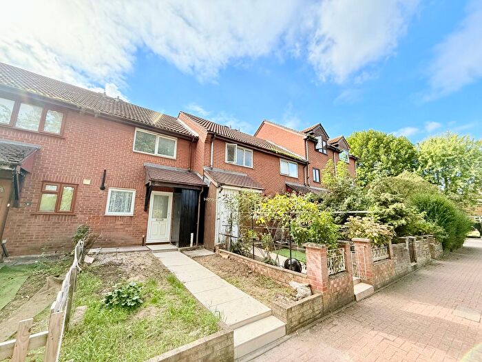 2 Bedroom Terraced House To Rent In Gadwall Way, Thamesmead, SE28