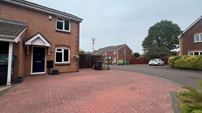 2 Bedroom Property To Rent In Lindsey Close, Bristol, BS20