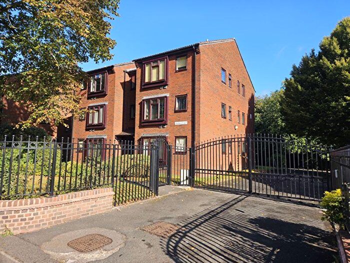 Flat To Rent In Flat, Matthew Court, Hagley Road, Edgbaston, Birmingham, B17