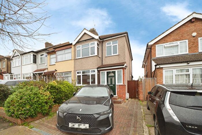 3 Bedroom End Of Terrace House For Sale In Bellevue Road, Romford, RM5
