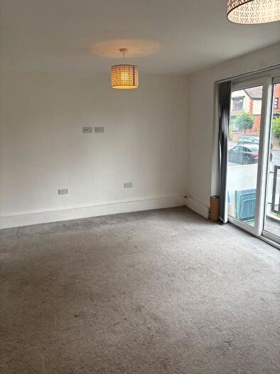 2 Bedroom Apartment To Rent In Mansfield Road, Nottingham, NG5