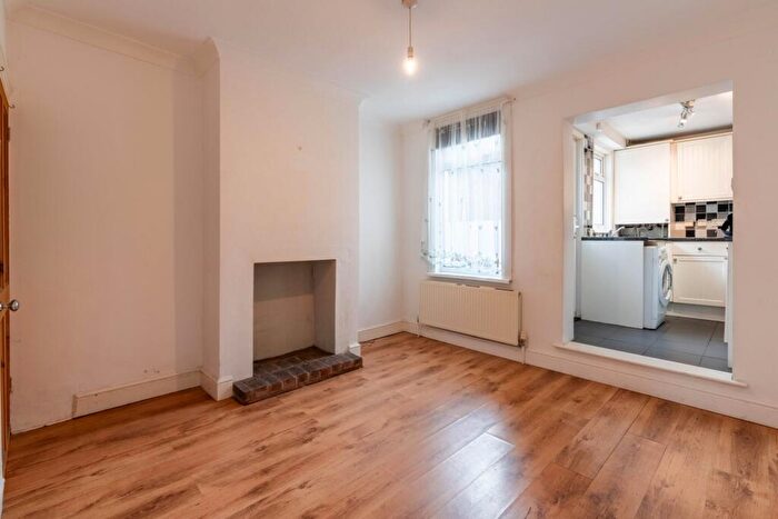 2 Bedroom Terraced House To Rent In Rose Street, Rochester, ME1