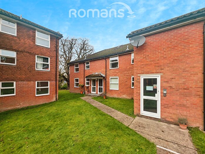 2 Bedroom Flat To Rent In Melrose Court, Coningsby Road, High Wycombe, HP13