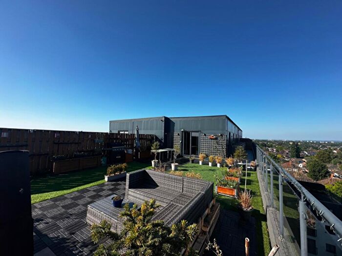 2 Bedroom Flat For Sale In New Coventry Road, Birmingham, B26