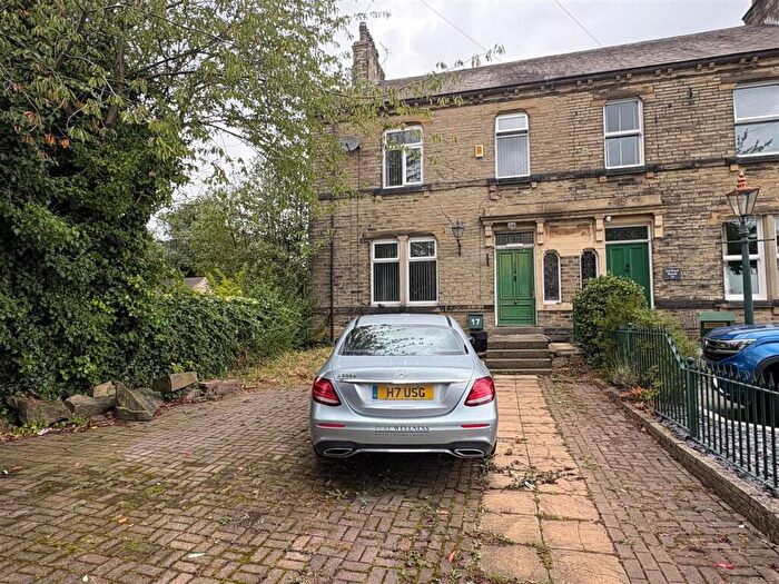 4 Bedroom Semi-Detached House For Sale In Sal Royd Road, Low Moor, Bradford, BD12