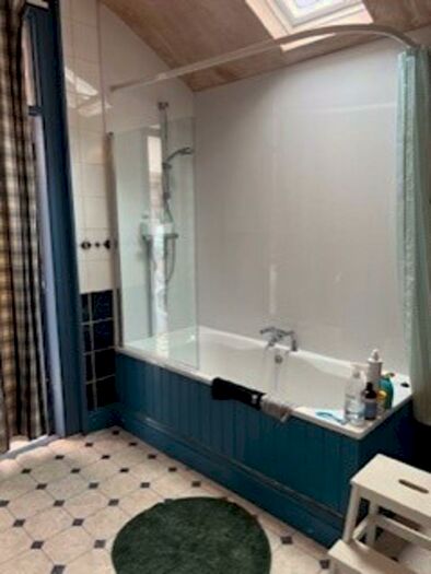 6 Bedroom House To Rent In Cotham Vale, Bristol, BS6