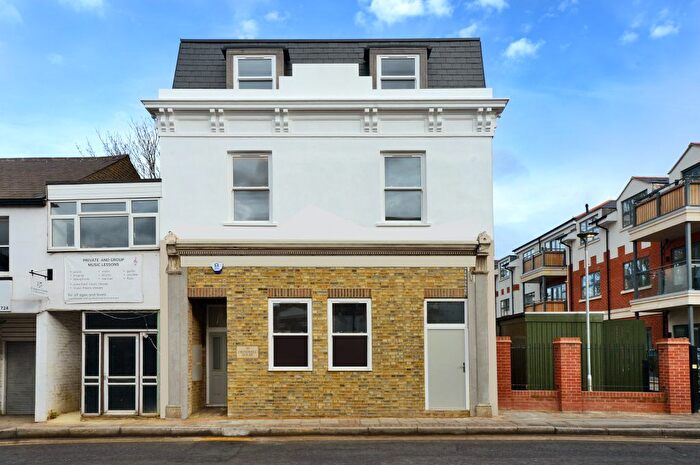 1 Bedroom Flat To Rent In Cromwell House, Walton Road, East Molesey, KT8