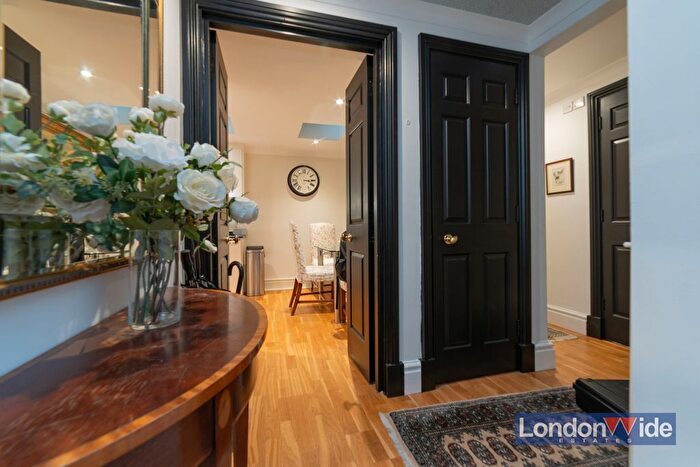 3 Bedroom Mews To Rent In Elnathan Mews, Lilttle Venice, W9