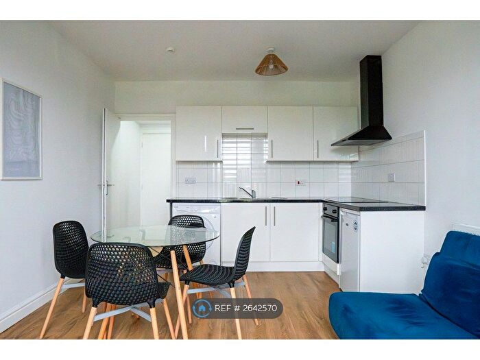 1 Bedroom Flat To Rent In Newport Road, Cardiff, CF24