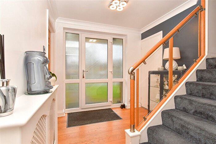 4 Bedroom Semi-detached House For Sale In Cookham Wood Road, Rochester, Kent, ME1