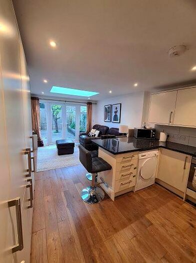 5 Bedroom Terraced House To Rent In Harefields, North Oxford, OX2