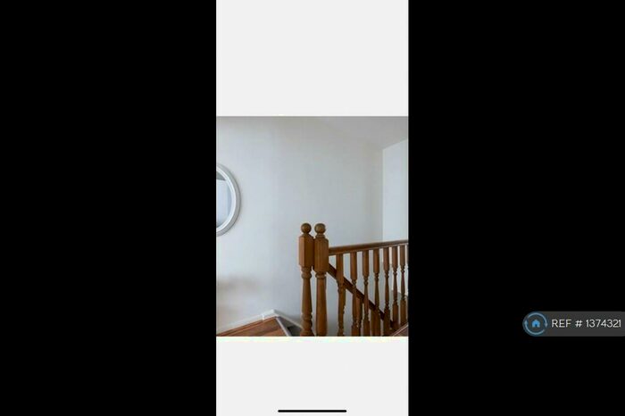 3 Bedroom Flat To Rent In Creswick Walk, London, E3