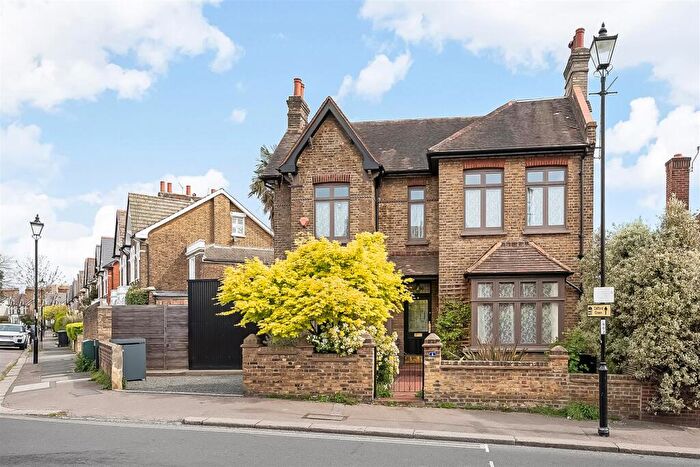 4 Bedroom Detached House For Sale In Vicars Hill, London, SE13