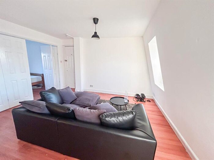 1 Bedroom Flat To Rent In Camden Road, NW1