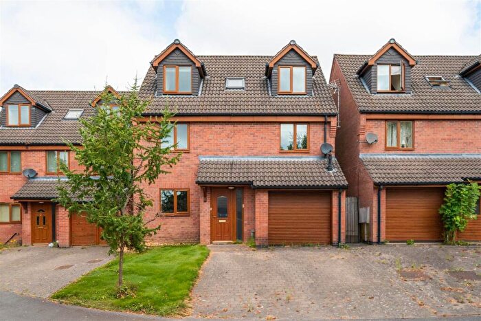 4 Bedroom Detached House To Rent In Maple Close, Storth Lane, South Normanton, Alfreton, DE55