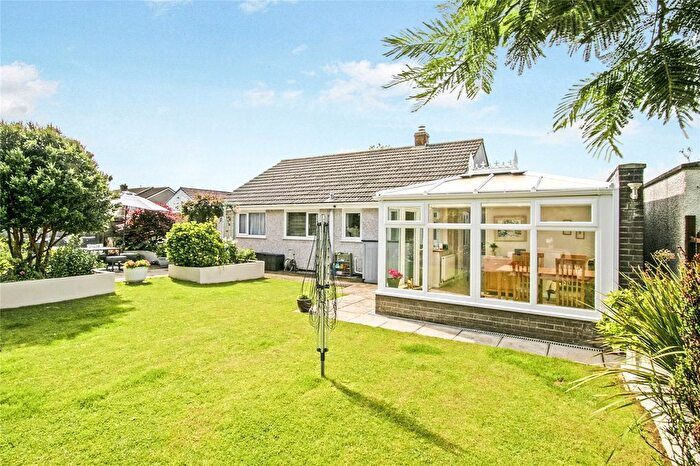 2 Bedroom Bungalow For Sale In Linley Close, Threemilestone, Truro, Cornwall, TR3