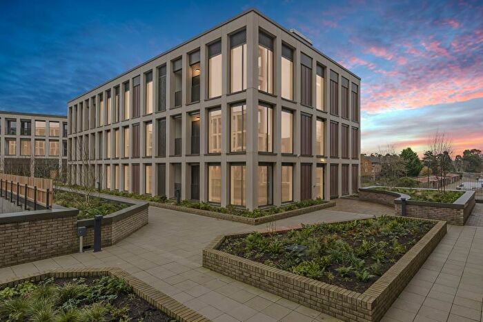 1 Bedroom Flat To Rent In Woking, Surrey, GU21