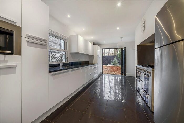 4 Bedroom Semi-Detached House To Rent In Kelmore Grove, East Dulwich, London SE22