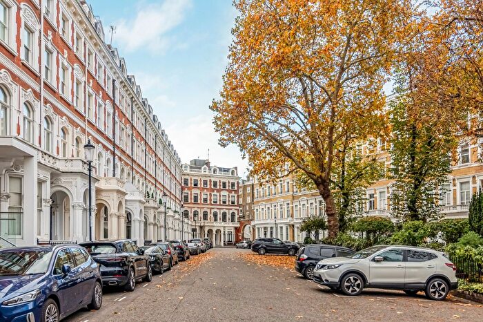 2 Bedroom Flat To Rent In Emperors Gate, London, SW7