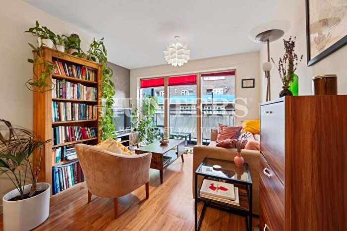 2 Bedroom Flat To Rent In Mildmay Avenue, London, N1