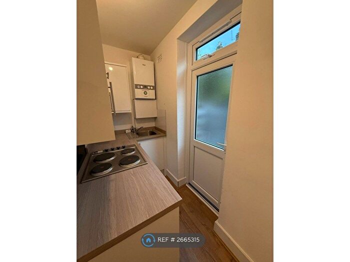 1 Bedroom Flat To Rent In Prince George Road, London, N16