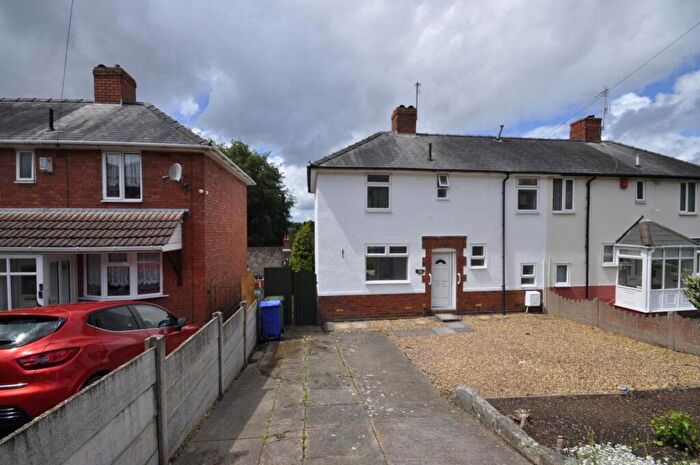 3 Bedroom Semi-Detached House To Rent In Birchfield Road, Wollescote, DY9