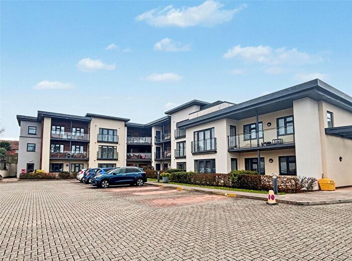 2 Bedroom Flat For Sale In Buckingham Close, Exmouth, Devon, EX8