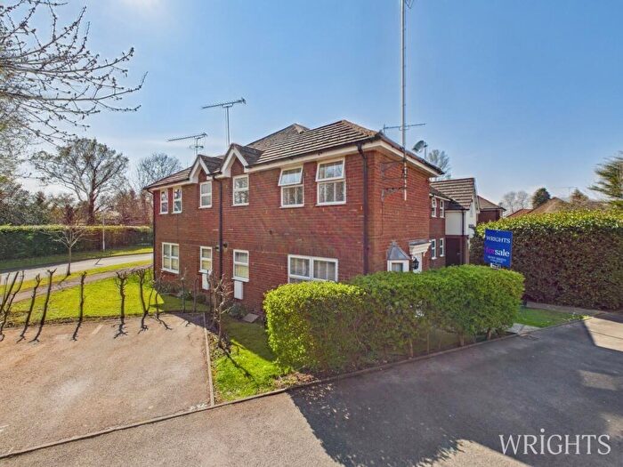 1 Bedroom Cluster House For Sale In Dunsters Mead, Welwyn Garden City, AL7